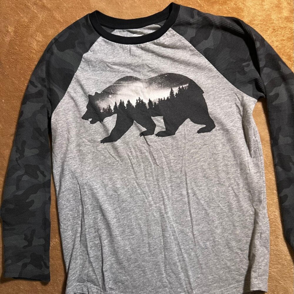 Old Navy Boy‎ XL (14/16) Gray Camo Bear Forrest Graphic Raglan Long Sleeve Shirt
